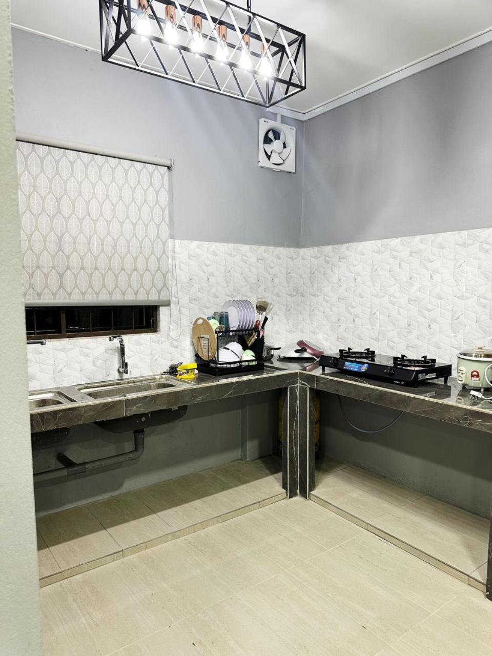 Mz Homestay Tuaran Esterno foto