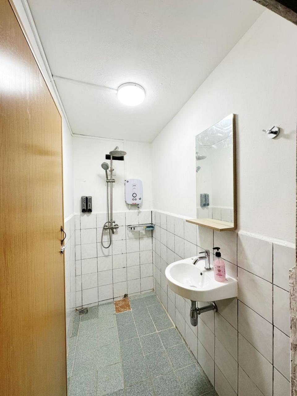 Mz Homestay Tuaran Esterno foto