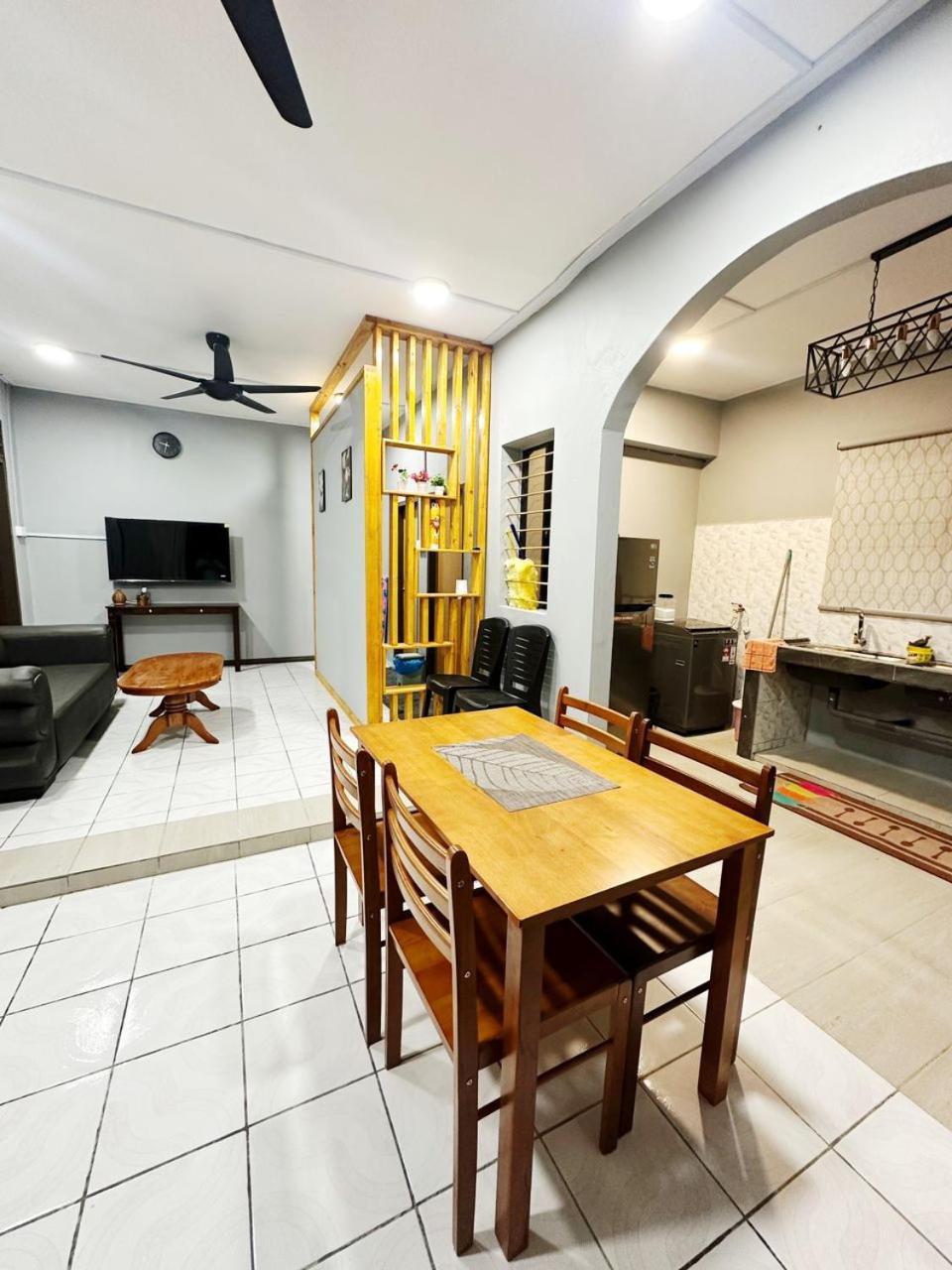 Mz Homestay Tuaran Esterno foto